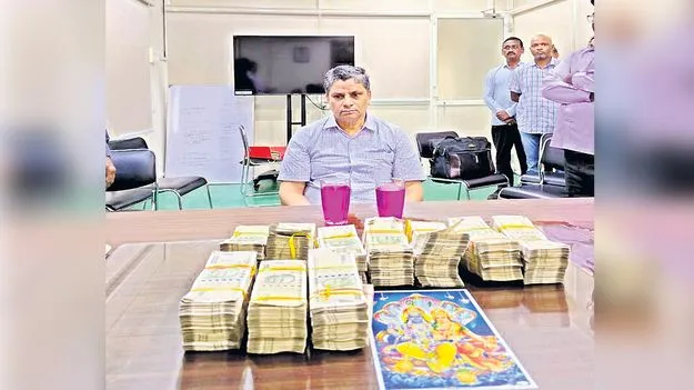 Engineer in Chief Srinivas: రూ.కోటికి తగ్గేదేలే