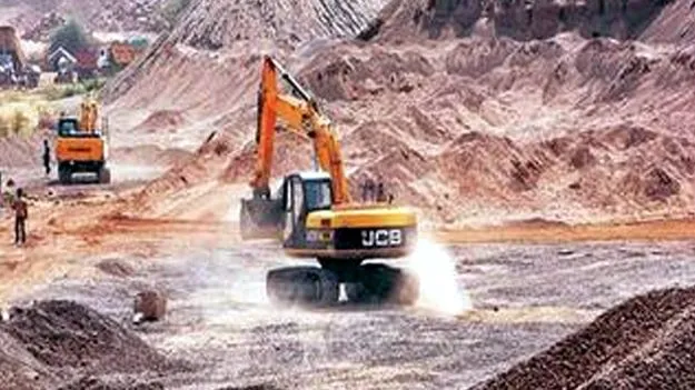 Anantapuram District: రెవెన్యూ అధికారులపై టీడీపీ నేతల దాడి