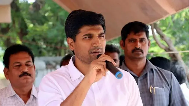 విదేశీ ఆన్‌లైన్‌ గేమింగ్‌ యాప్‌లను నిషేధిస్తే బాగుండేది: లావు