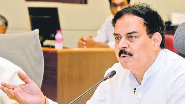  Minister Nandendla Manohar: 25 నుంచి స్మార్ట్‌ రేషన్‌ కార్డుల పంపిణీ