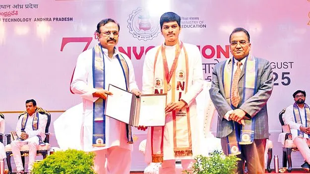 Graduation Ceremony: ఘనంగా ఏపీ నిట్‌ స్నాతకోత్సవం 