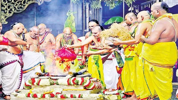 Poornahuti Ceremony: పూర్ణాహుతితో ముగిసిన పవిత్రోత్సవాలు