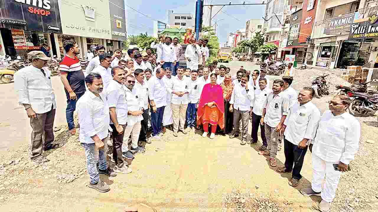 బీసీలపై కక్ష సాధింపు చర్యలు తగవు 