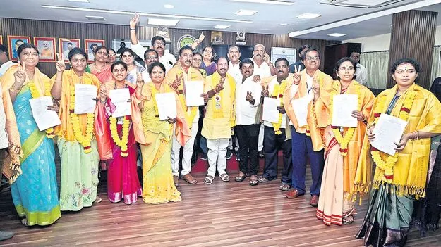 స్టాండింగ్‌ కమిటీ ఎన్నికల్లో  కూటమికి 9,  వైసీపీకి 1