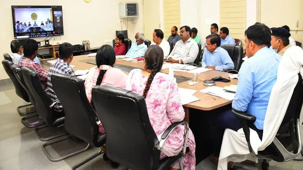 అతి భారీ వర్షాల నేపథ్యంలో అప్రమత్తంగా ఉండాలి