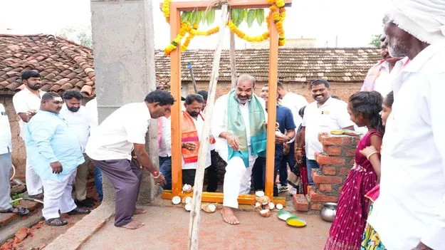 ఇందిరమ్మ ఇళ్లు పేద ల ఆత్మగౌరవానికి  ప్రతీక