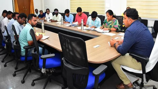 ఆయిల్‌పామ్‌ సాగుకు రైతులను ప్రోత్సహించాలి