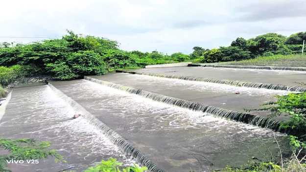 నిండిన శ్రీధరఘట్ట చెరువు