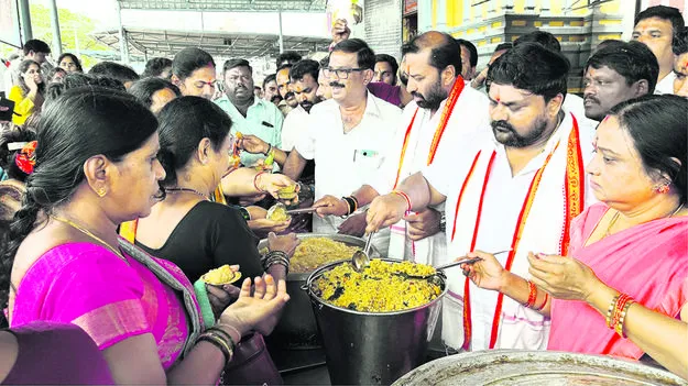 చిరంజీవి పేరిట కసాపురంలో పూజలు