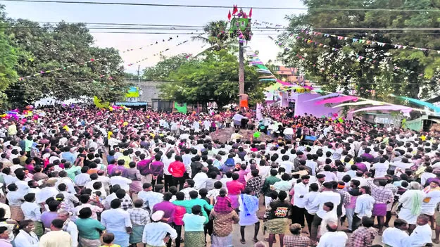 ఉల్లాసంగా ఉట్టికొట్టే కార్యక్రమం