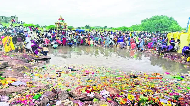 ఘనంగా డోణ గంగమ్మ జాతర 
