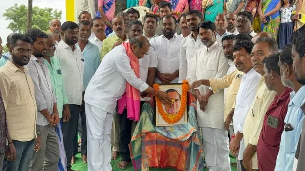 రాజీవ్‌ గాంధీ ఆశయ సాధనకు పాటుపడాలి