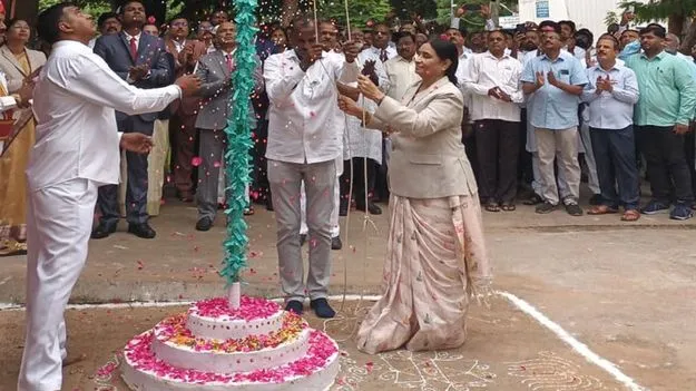 దేశ సేవకు పునరంకితం కావాలి