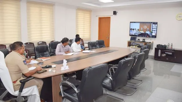 యూరియా సరఫరాపై ప్రత్యేక దృష్టి సారించాలి