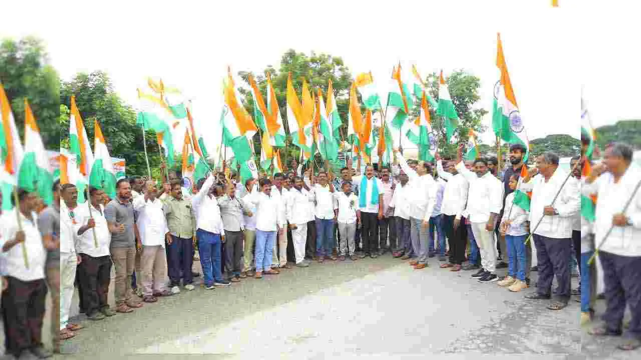 Khammam: ఖమ్మంలో తిరంగా ర్యాలీని ప్రారంభించిన మంత్రి తుమ్మల.. 