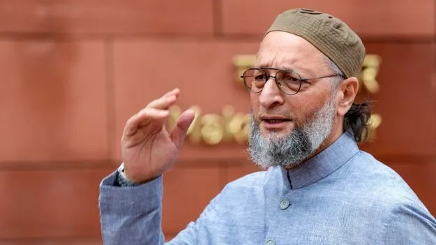 Asaduddin Owaisi: పాకిస్థాన్‌ బెదిరింపులకు భయపడేది లేదు