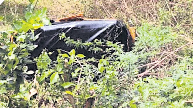 ఆటో బోల్తా .. ఏడుగురు విద్యార్థులకు గాయాలు