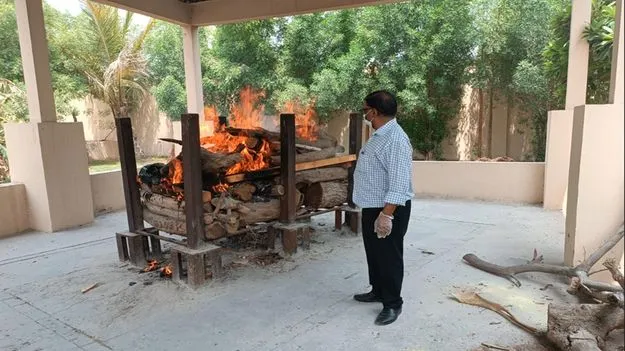 Bahrain: మరణించిన అయిదెళ్ల తర్వాత.. బహ్రెయిన్‌లో ఇద్దరు తెలుగు మహిళలకు దహన సంస్కరాలు