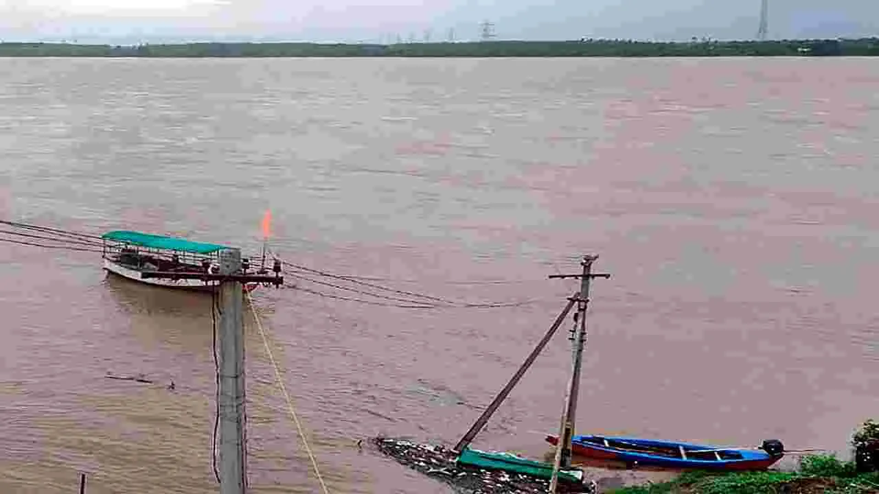 Bhadrachalam: పెరుగుతున్న గోదావరి నీటిమట్టం..