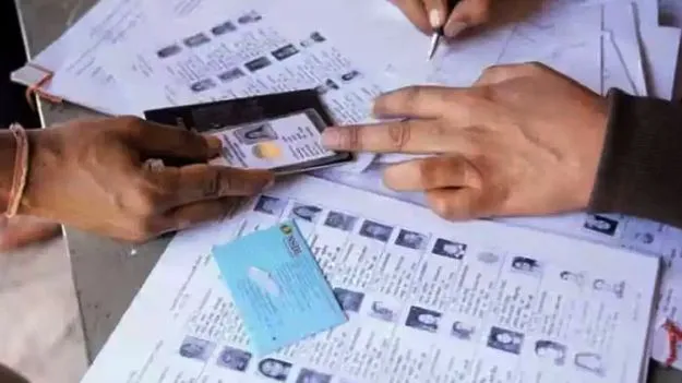 Aadhaar Mandate Supreme Court: ఆధార్ ఆధారంగా బీహార్ ఓటర్ల జాబితా..సుప్రీంకోర్టు కీలక తీర్పు