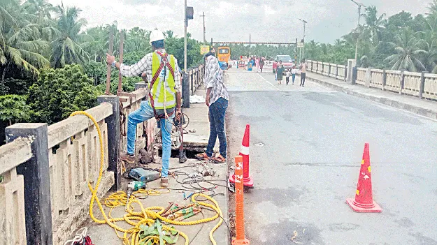 చించినాడ-దిండి వంతెన మరమ్మతులు ప్రారంభం