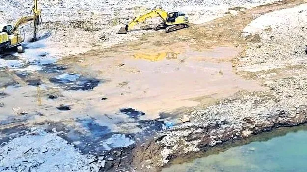 పునాదుల్లోనే ఎత్తిపోతలు