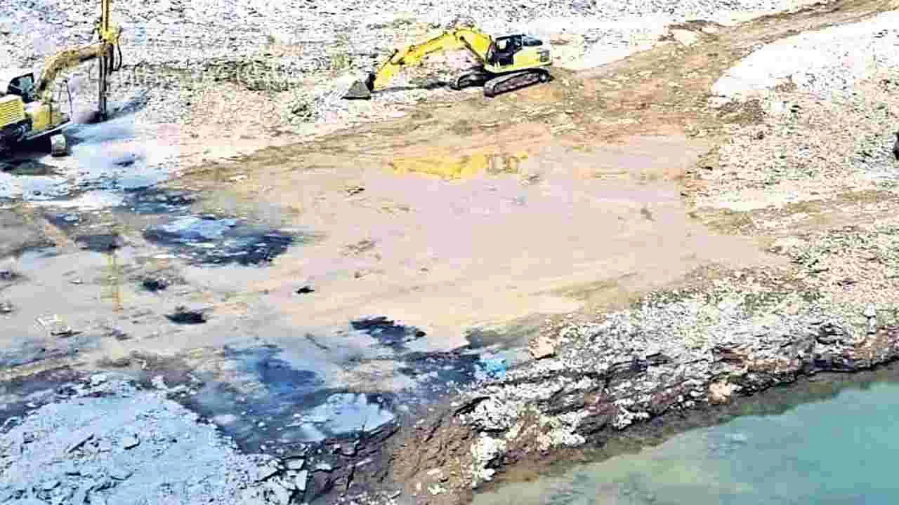 పునాదుల్లోనే ఎత్తిపోతలు