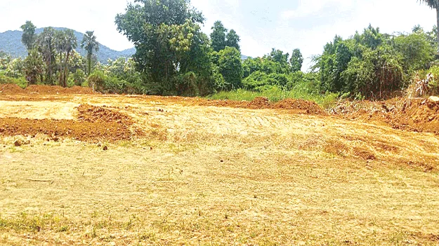 Encroachment of ponds : చెరువులనూ వదల్లేదు