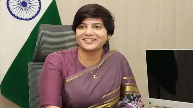 Collector: అధికారులు అప్రమత్తంగా ఉండాలి 