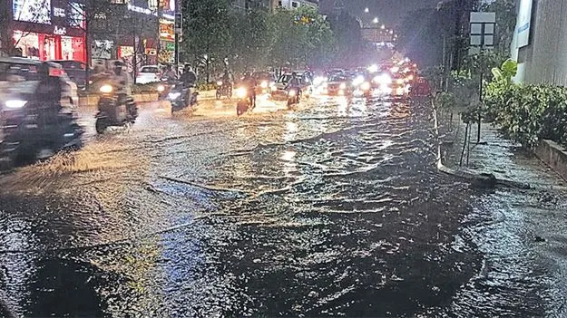Hyderabad: పగలు ఎండ.. రాత్రి భారీ వర్షం