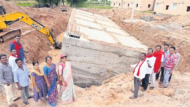   కాంట్రాక్టర్లపై చర్యలు తీసుకోవాలి : సీపీఎం