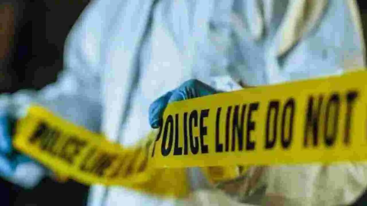 Visakhapatnam: విశాఖలో కాల్పుల కలకలం.. పరారైన కానిస్టేబుల్..