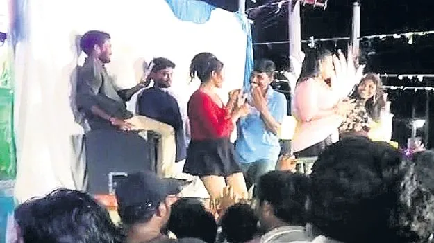 కృష్ణాష్టమి వేడుకల్లో అసభ్యకర నృత్యాలు