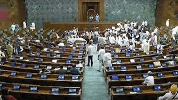 Session Adjourned: బిహార్‌ ఓటర్ల జాబితాపై ఉభయ సభల్లో విపక్షాల ఆందోళన