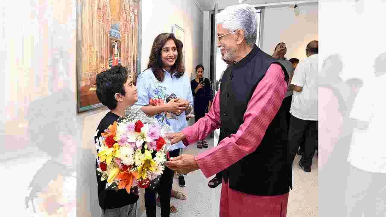 Art Gallery: చిన్నారి అనన్య నాదెళ్ల ఆర్ట్ గ్యాలరీని ప్రారంభించిన వేమూరి రాధాకృష్ణ 