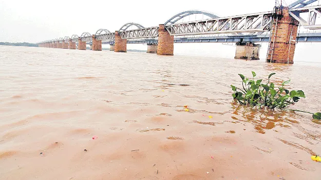 గోదావరి ఉధృతం