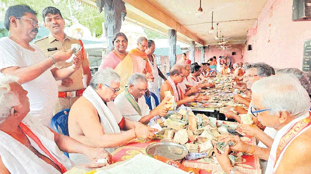 శ్రీసిద్ధివినాయకుడి హుండీల ఆదాయం రూ.44.11 లక్షలు