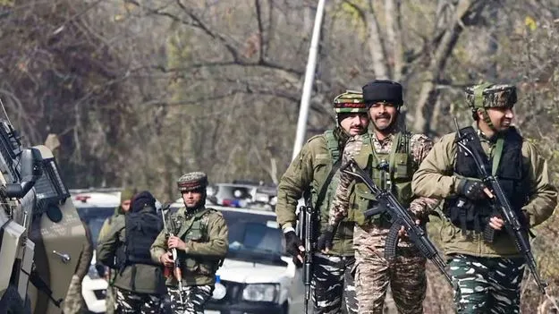 Kulgam Encounter: జమ్మూ కశ్మీర్‌లోని కుల్గాంలో ఎన్‌కౌంటర్.. ఇద్దరు జవాన్లు వీరమరణం