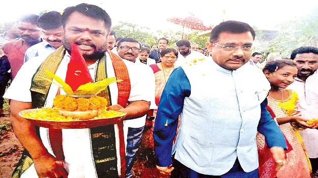 High Court Judge  సొంతూరుకు హైకోర్టు న్యాయమూర్తి