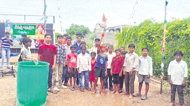 భక్తిశ్రద్ధలతో కృష్ణాష్టమి వేడుకలు