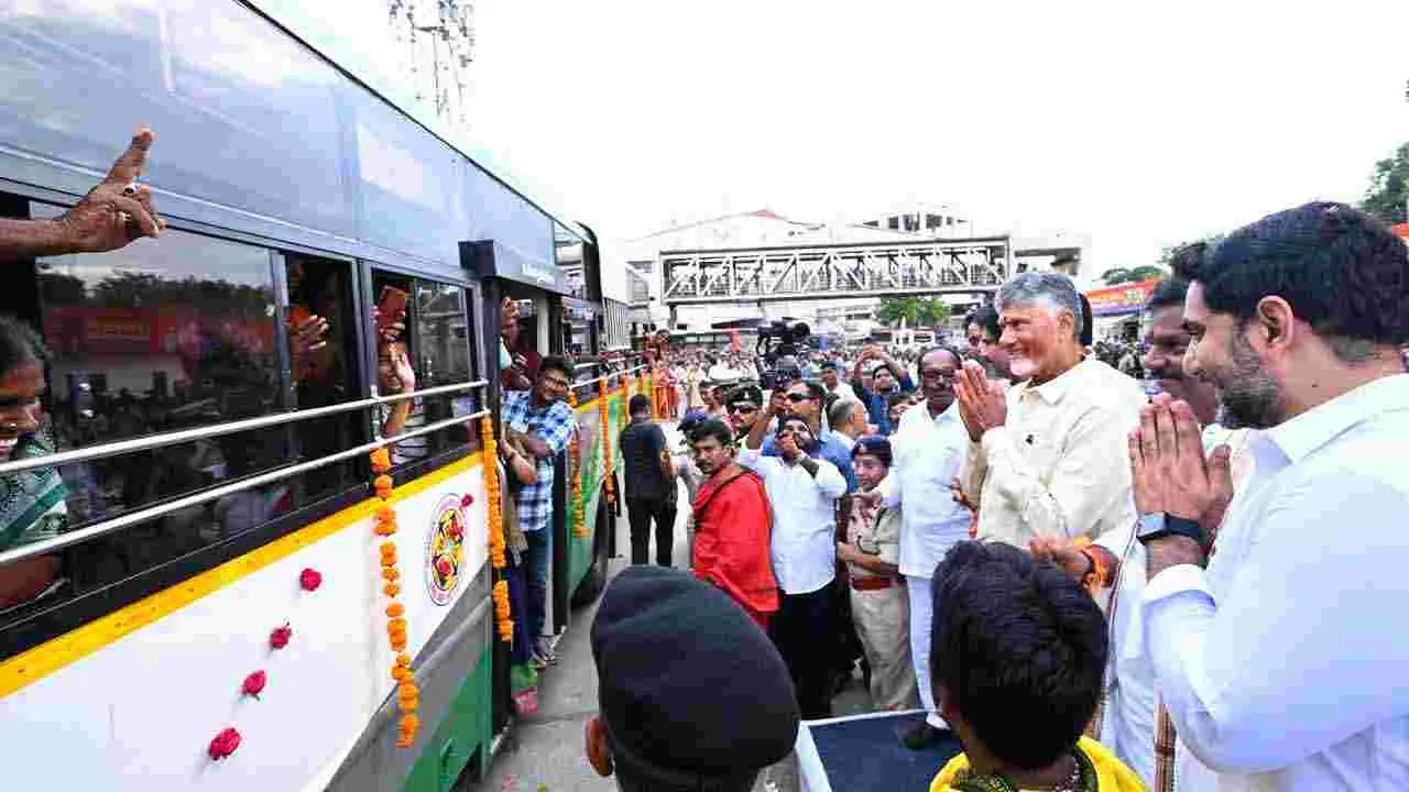 స్త్రీ శక్తికి నూతన శక్తి.. ఉచిత బస్సు పథకాన్ని ప్రారంభించిన సీఎం చంద్రబాబు..