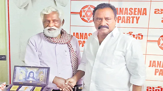 పవన్‌, మోహన్‌బాబు సినిమాలకు పాటలు రాశా