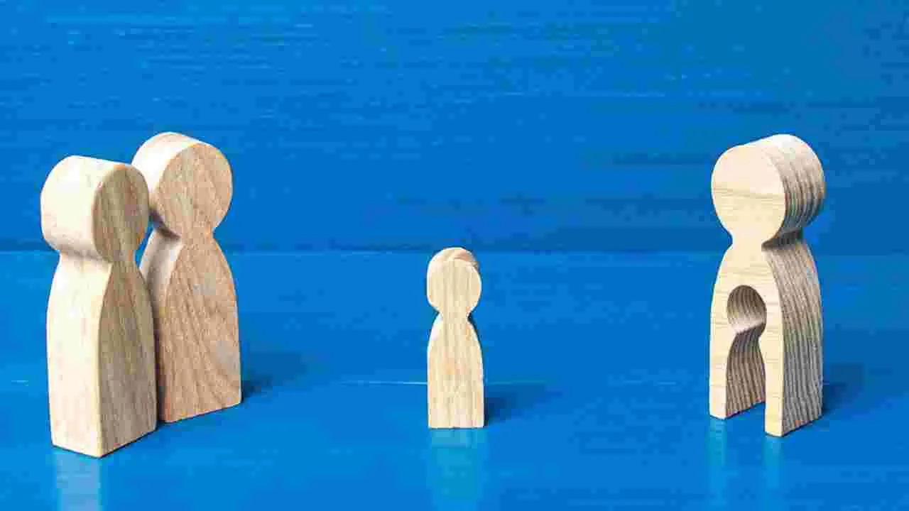 Surrogacy Case: మేడ్చల్ సరోగసి కేసును సుమోటోగా తీసుకుని ఎఫ్‌ఐఆర్ నమోదు..