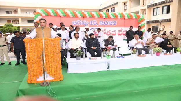  జిల్లా సర్వతోముఖాభివృద్ధికి భాగస్వాములు కావాలి