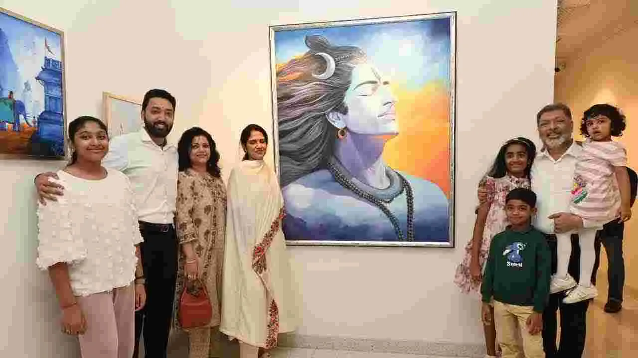 Art Gallery: చిన్నారి అనన్య నాదెళ్ల ఆర్ట్ గ్యాలరీని ప్రారంభించిన వేమూరి రాధాకృష్ణ 