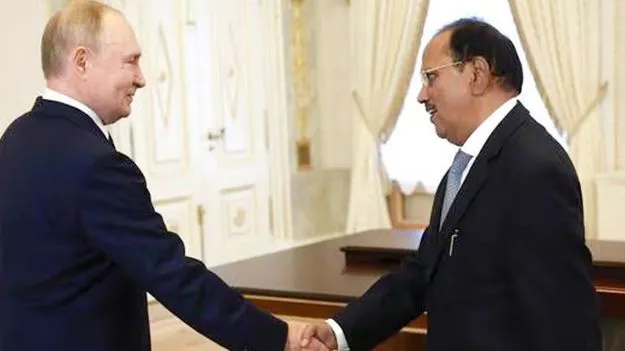 India Russia Relations: భారత్‎పై అమెరికా ఆంక్షలు.. రష్యాతో కీలక భేటీ, టారీఫ్ తగ్గేనా