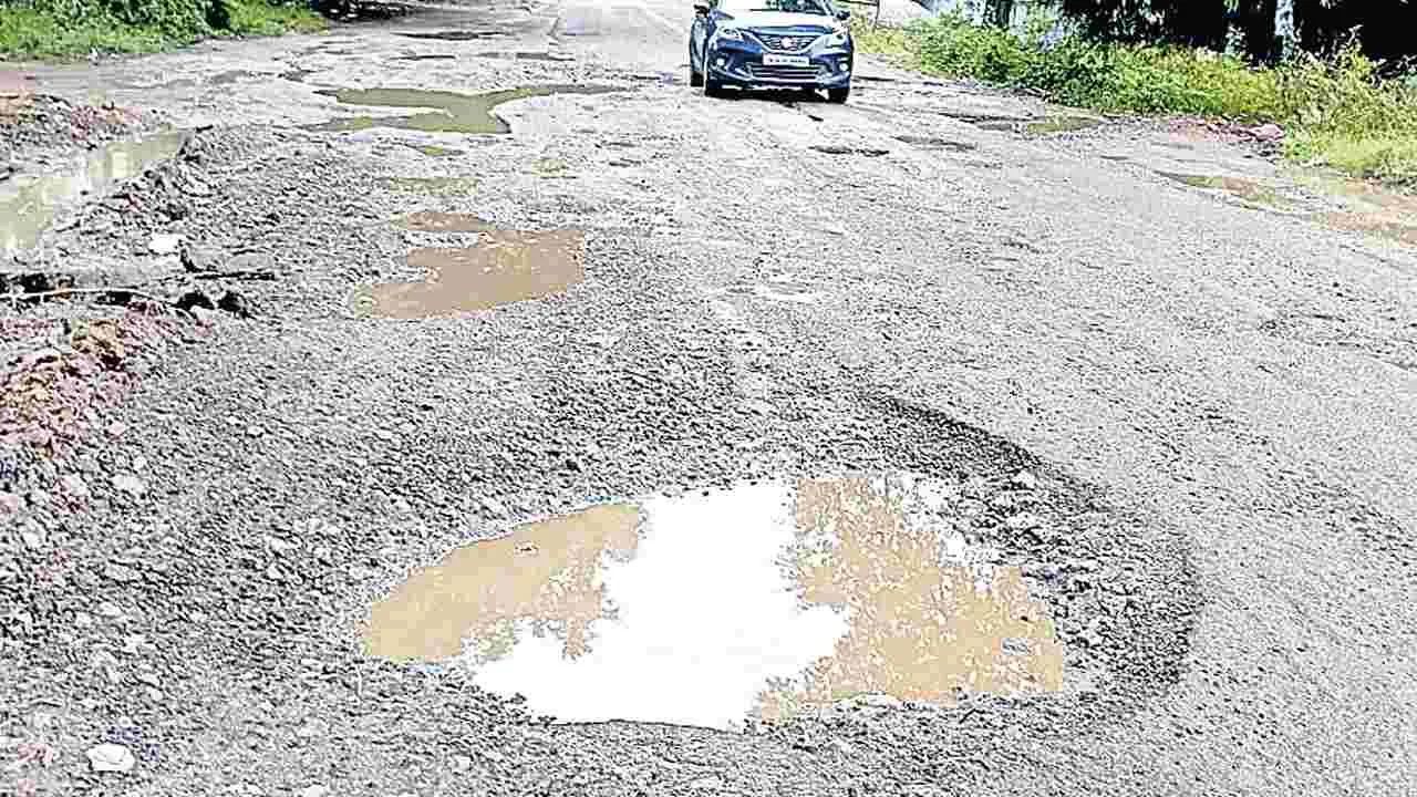 Roads: పల్లె రోడ్ల అభివృద్ధి