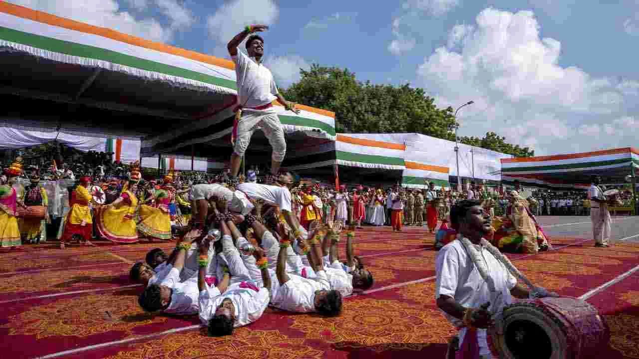 ఢిల్లీ స్వాతంత్య్ర వేడుకల్లో స్పెషల్ మూమెంట్స్..