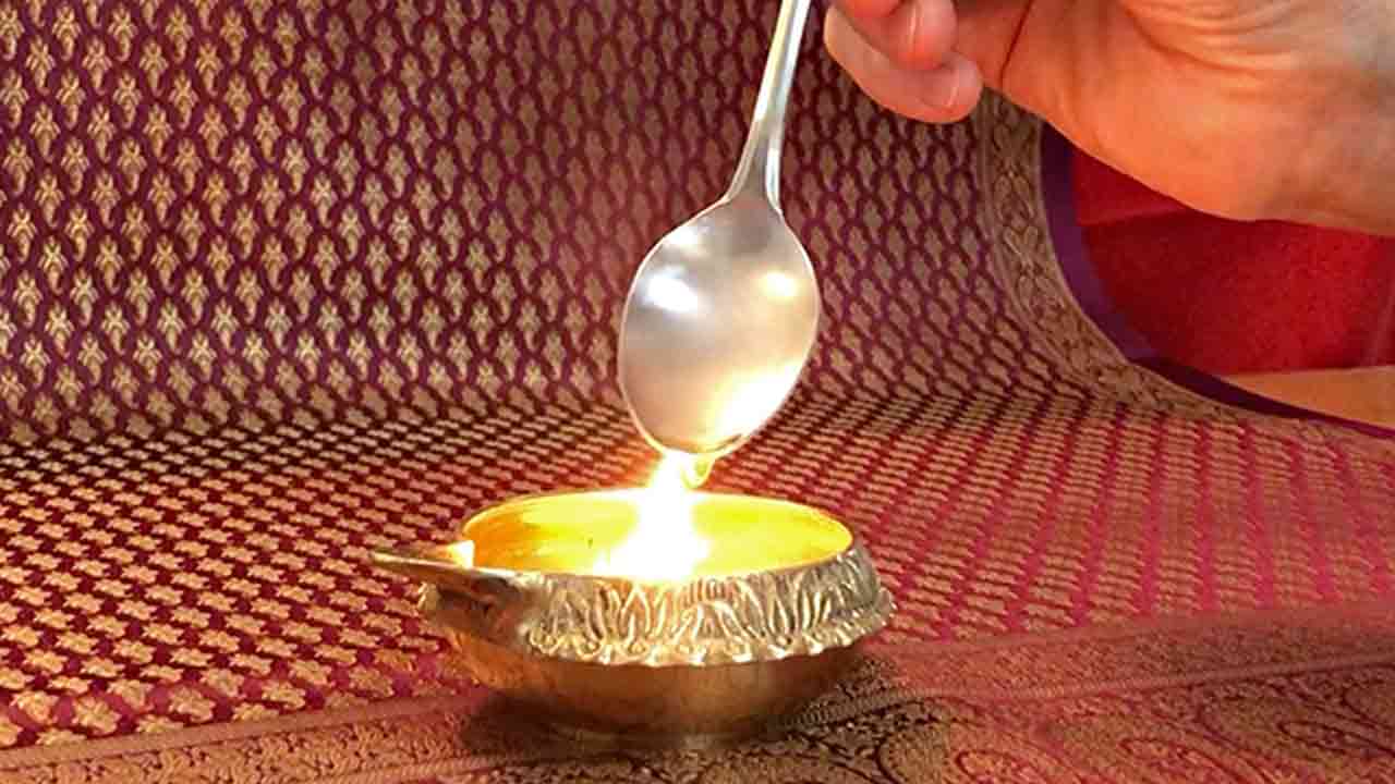 Health Tips: నెయ్యి దీపం వెలిగించిన గదిలో నిద్రపోతే.. ఎన్ని లాభాలున్నాయో తెలుసా.. 