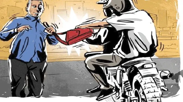 రూ.5 లక్షల అపహరణ